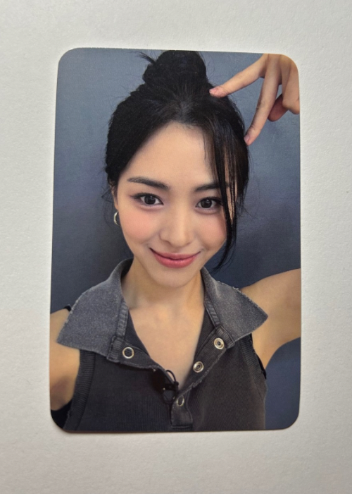 Ryujin Itzy Gold Soundwave POB Photocard