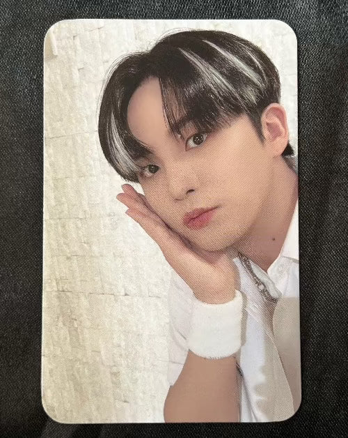 Jongho Outlaw Platform Version Photocard (Ateez) front of card