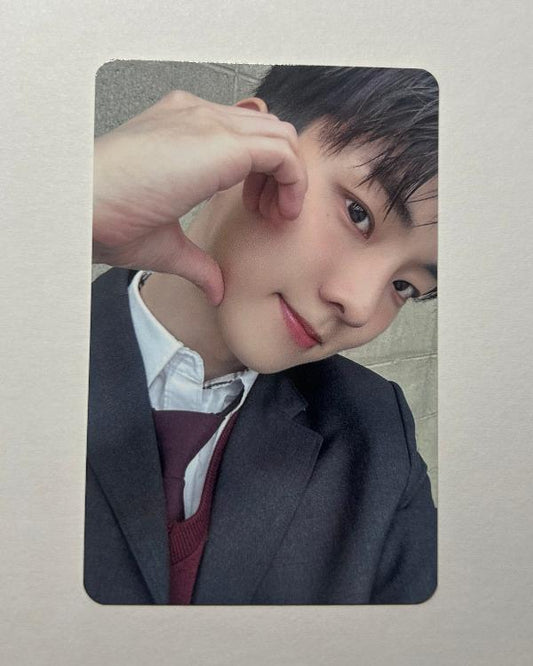 Q The Boyz Phantasy Pop-up trading card