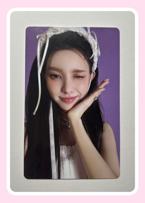 Yunah ILLIT Super Real Me Photocard