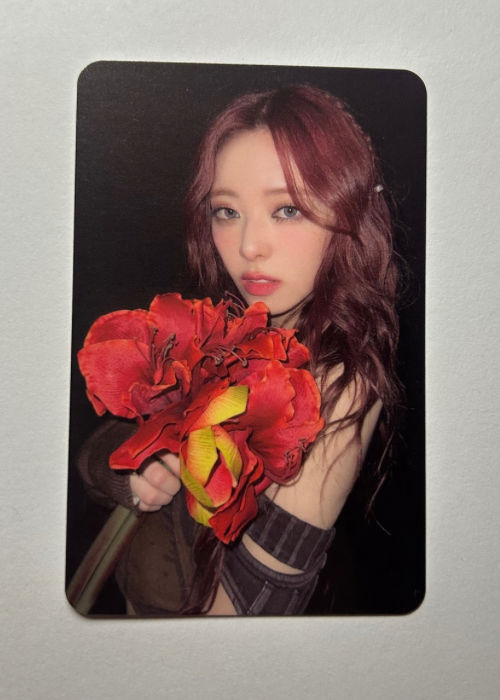 Yuna Itzy Born to Be Platform Version Photocard