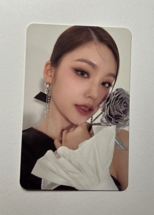 Yeji Itzy Checkmate Album Photocard